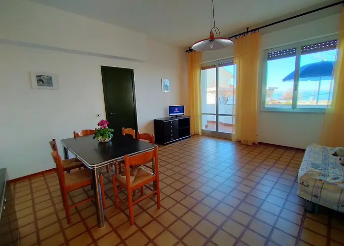 Trilocale Cod 213 * Marcelli